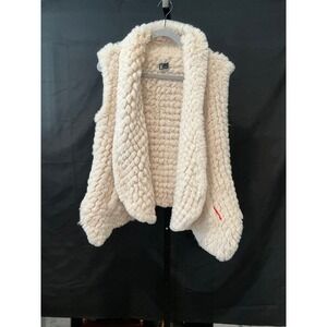 LOVE TOKEN Cream Textured Faux Fur Open Front Vest Women's Small